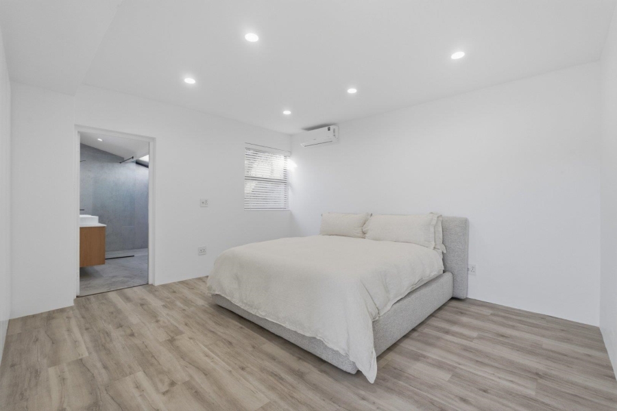 3 Bedroom Property for Sale in Clifton Western Cape